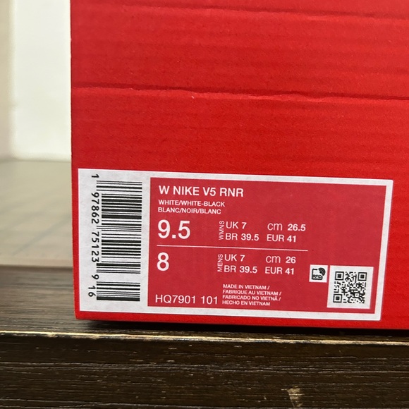 Nike V5 RNR ‘White Black Metallic Silver’ Womens - Picture 6 of 6